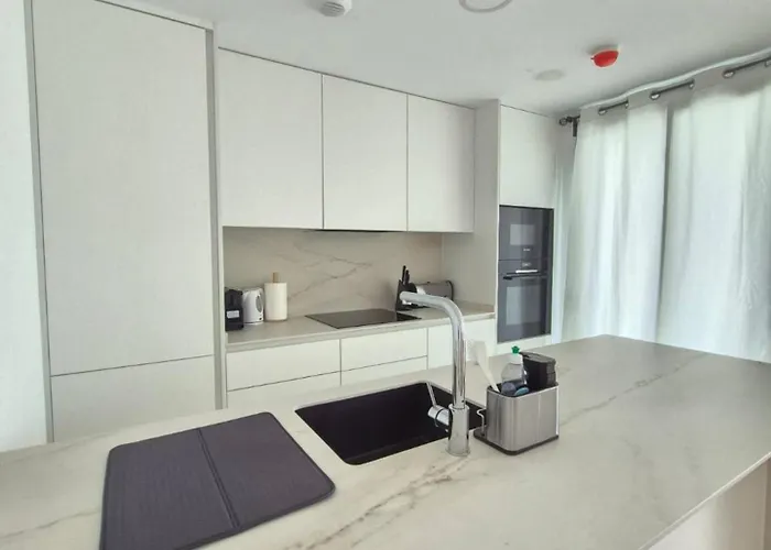 Happy Travel Lomas Daisy Higueron * Fuengirola