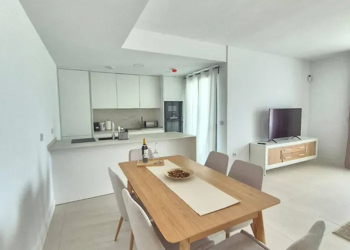 Happy Travel Lomas Daisy Higueron Fuengirola