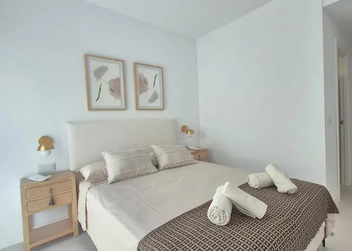 Happy Travel Lomas Daisy Higueron Fuengirola