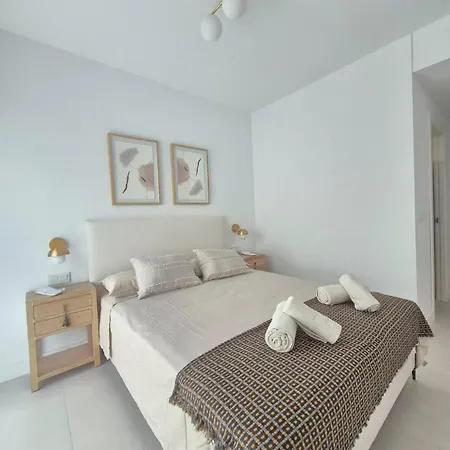 Happy Travel Lomas Daisy Higueron Fuengirola