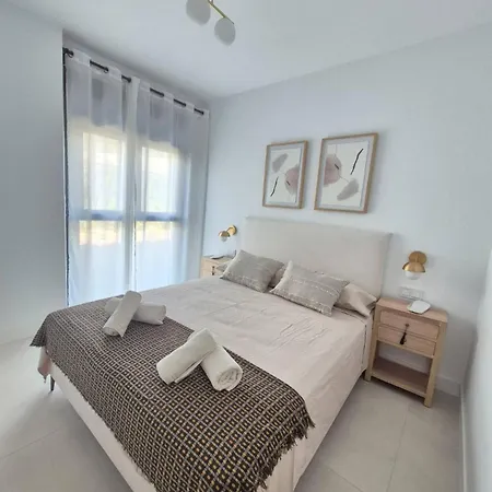 Happy Travel Lomas Daisy Higueron * Fuengirola